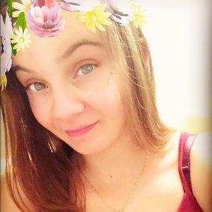 Meet your Posher, Alexis